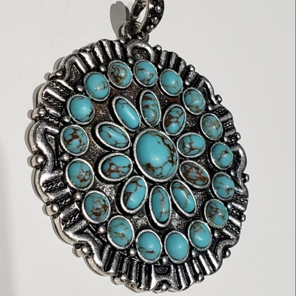 Turquoise Pendant - Picture 2 of 2